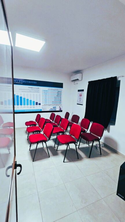 🏢 **JEPET ME QIRA VILË 2-KATËSHE – BUZË UNAZËS, BRRYLI**
