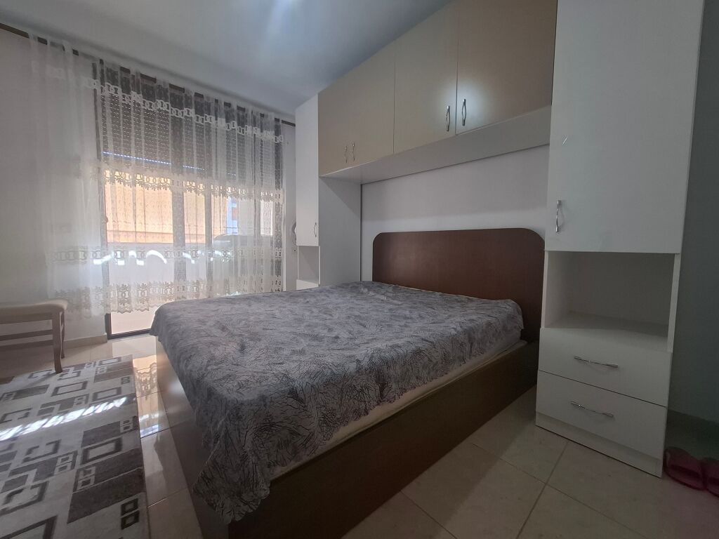 Jepet me qera apartament 1+1 ne Astir!