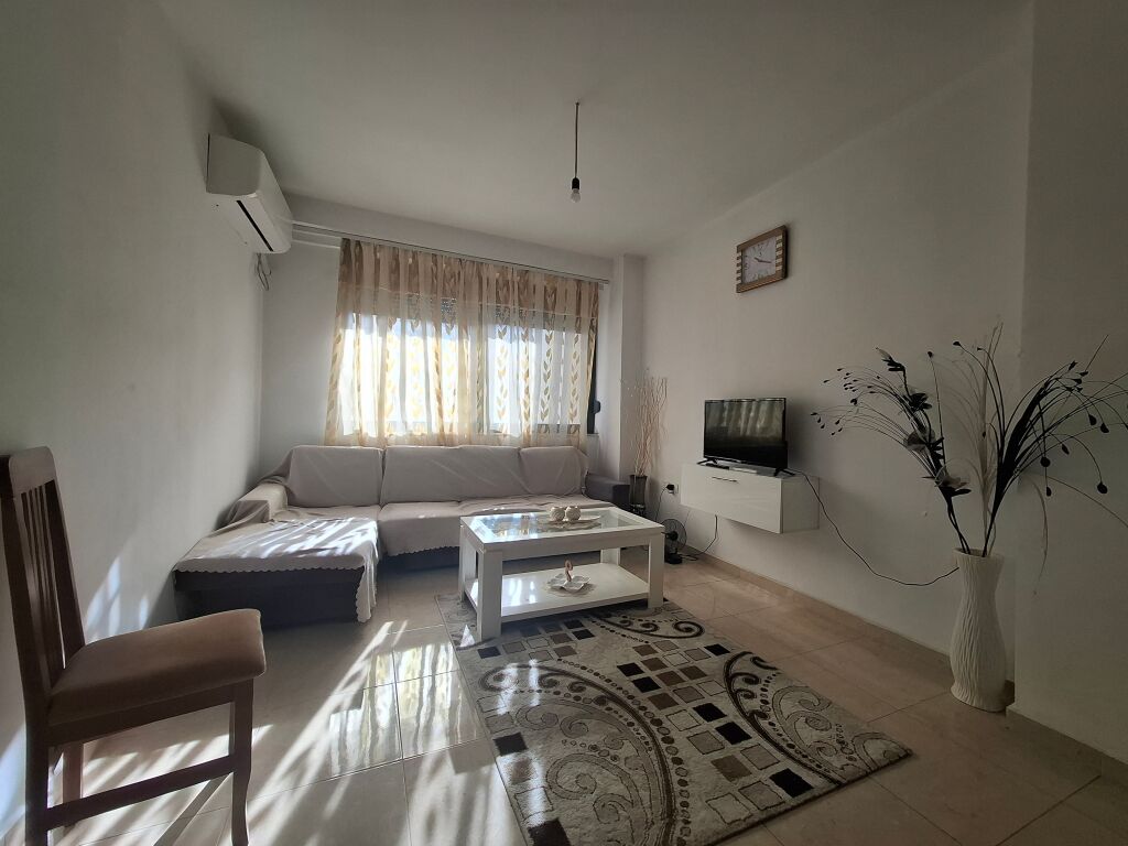 Jepet me qera apartament 1+1 ne Astir!