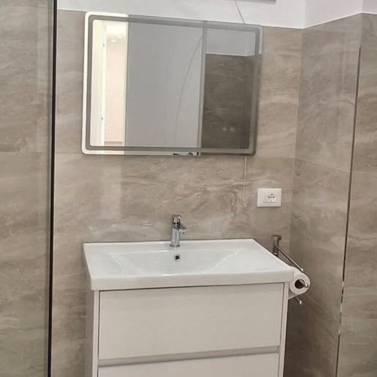 🏢 JEPET ME QIRA ZYRË – RRUGA E KOSOVARËVE, TIRANË