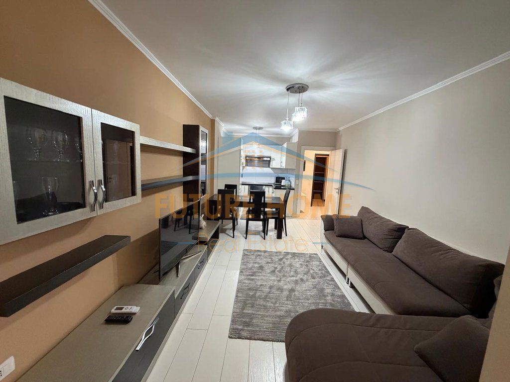 Qira, Apartament 2+1+2, Ish Ekspozita
