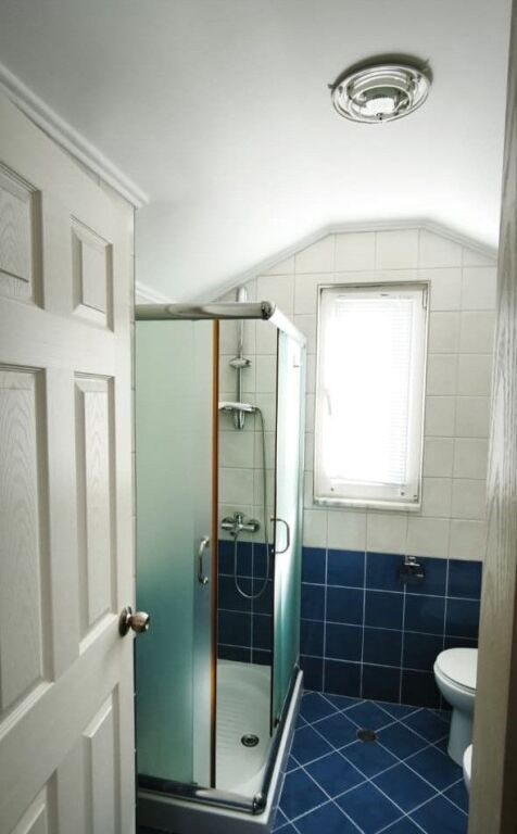 📌  JEPET ME QIRA VILË LUKSOZE 3-KATËSHE | GARDEN HILLS RESIDENCE – TEG