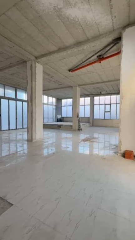 🏢 **SHITET AMBIENT KOMERCIAL PRANË LAKE VIEW – LIQENI I TIRANËS**