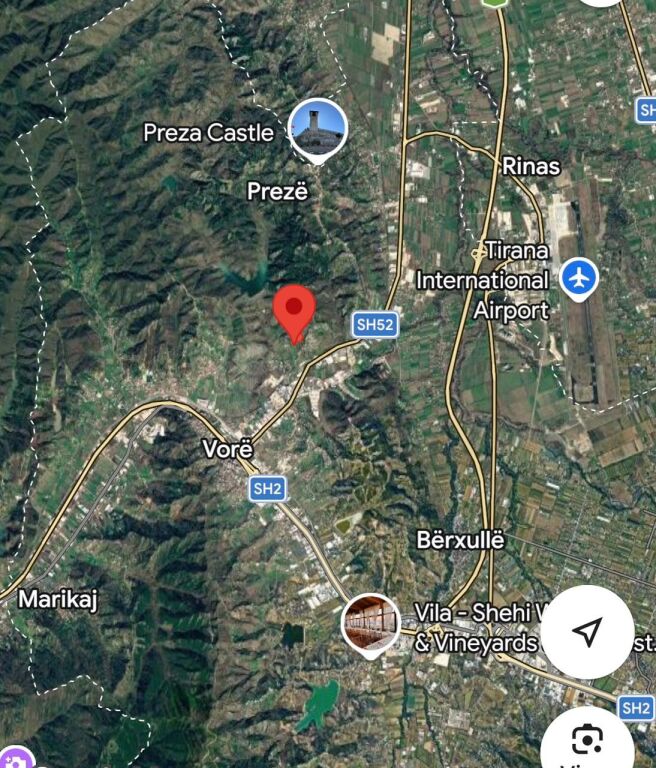 Pronë Komerciale për Shitje – Vorë, Buzë Rrugës Kryesore, pranë Terminalit Doganor