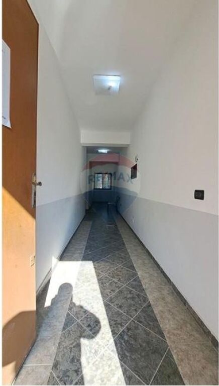 🏢 UFFICIO PREMIUM IN AFFITTO – BLV. ISMAIL QEMALI, VLORË!