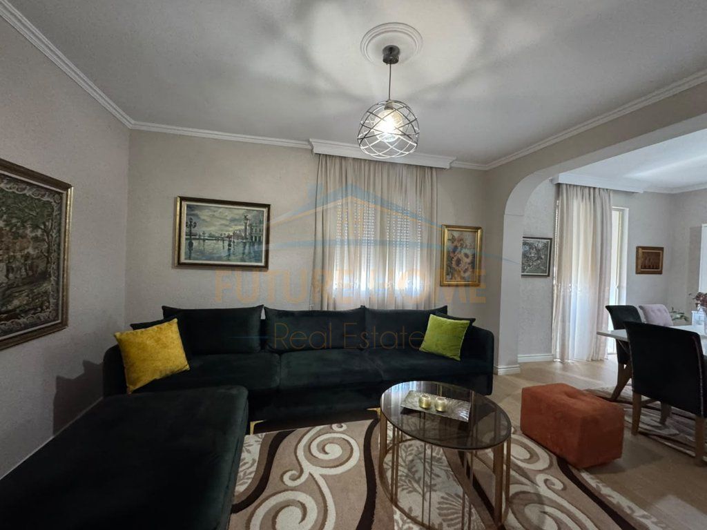 For rent, 2+1 apartment, Zogu I Boulevard, Tirana.