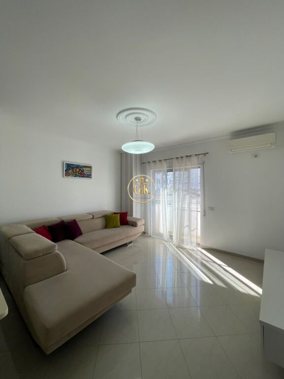 APPARTAMENTO IN AFFITTO 2+1+2 – CENTRO, VICINO A BLU STAR, DURRËS