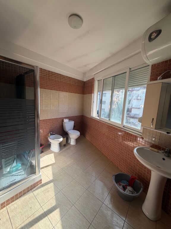 1+1,kopshti zologjik,kat 5 pa ashensore,450 mije leke