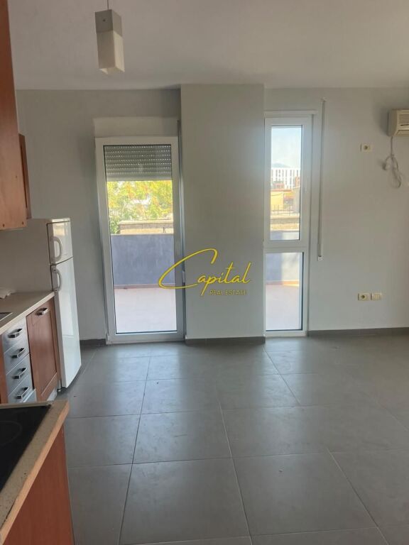 ZYRE ME QIRA 110 M2 RRUGA E KAVAJES 45.000 LEKE