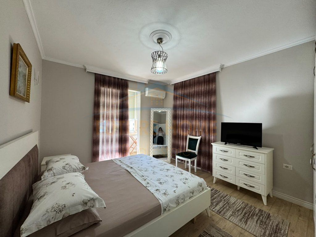 For rent, 2+1 apartment, Zogu I Boulevard, Tirana.