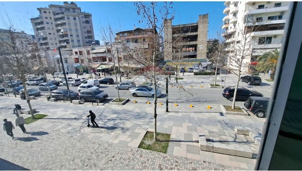 🏢 UFFICIO PREMIUM IN AFFITTO – BLV. ISMAIL QEMALI, VLORË!