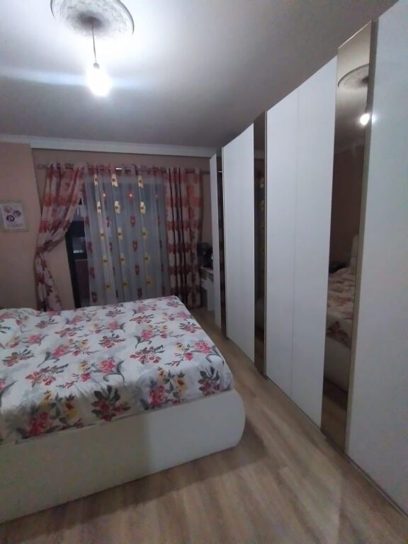Apartament 2+1 me shitje Yzberisht,te KMY