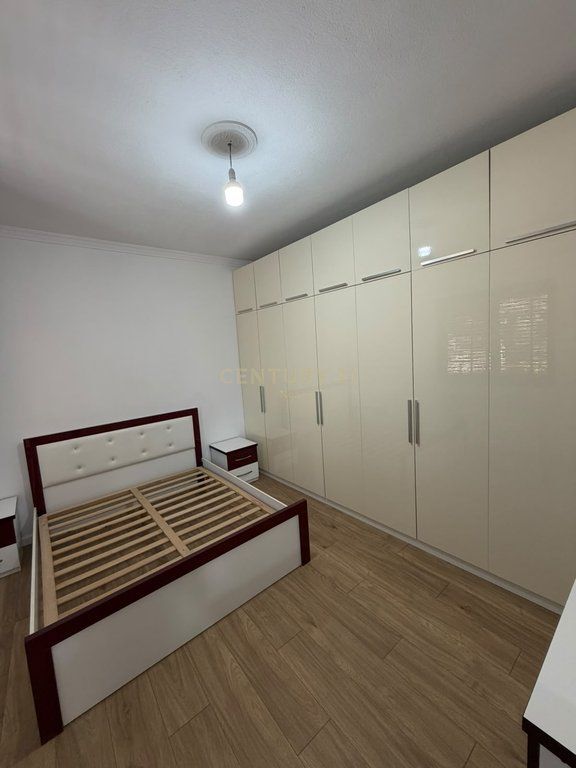 🏡 VENDESI APPARTAMENTO 1+1 più veranda, Via Frosina Plaku, Tirana – 15,000,000 LEKË