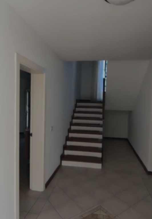 🏡 JEPET ME QIRA VILË 3-KATËSHE | GARDEN HILLS RESIDENCE – TEG