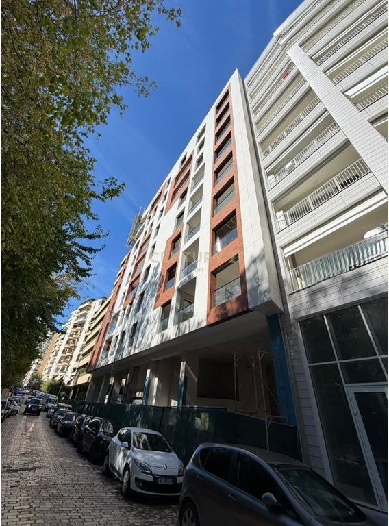 APARTAMENT 2+1 NË SHITJE | PRANË STADIUMIT AIR ALBANIA
