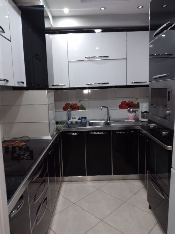 Apartament 2+1 me shitje Yzberisht,te KMY