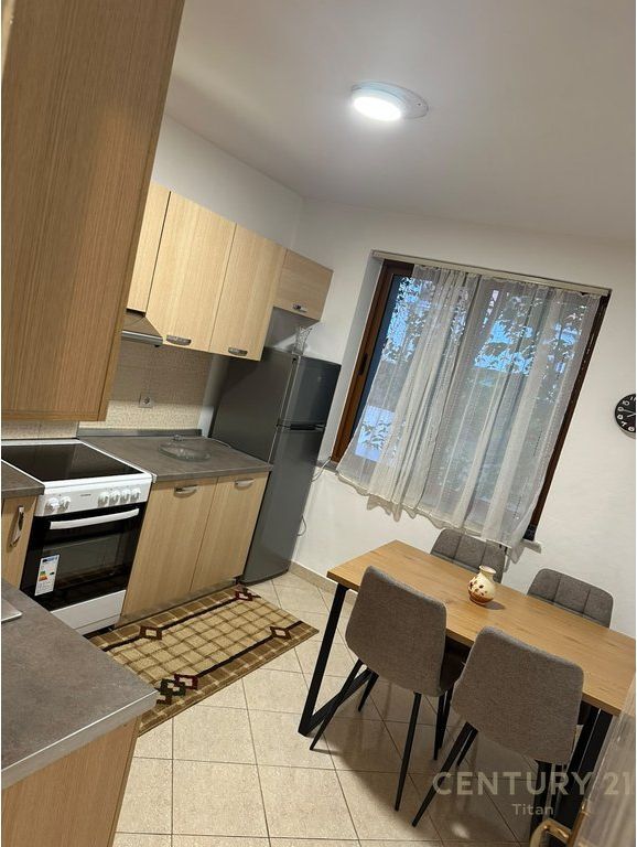 Apartament me qera 1+1 tek Mine Peza