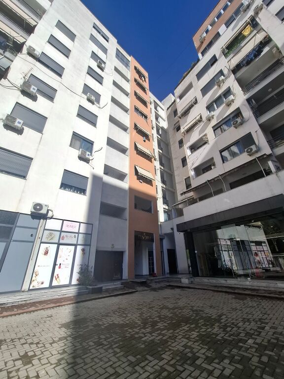 Jepet me qera apartament 1+1 ne Astir!