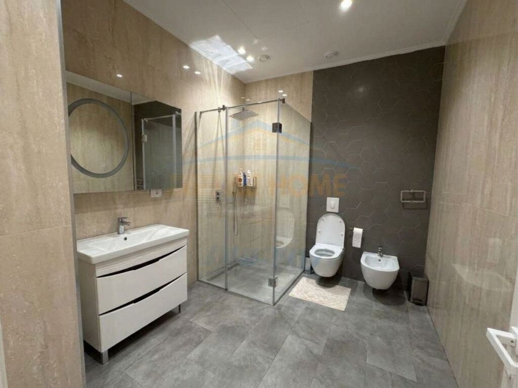 Qera, Apartament 2+1+2+Depo+Post Parkimi, Park Gate ,Rruga e Elbasanit.