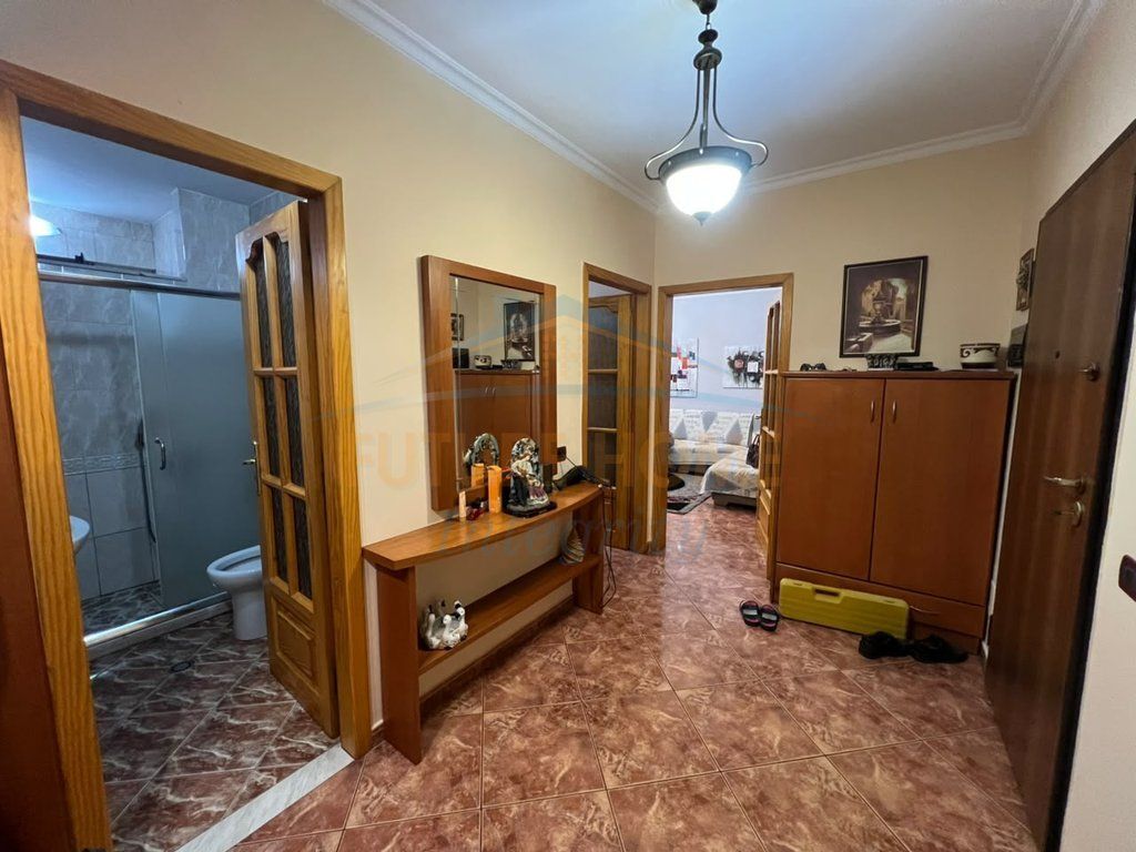 For sale, 2+1+2 apartment, Former Bus Park, Tirana.