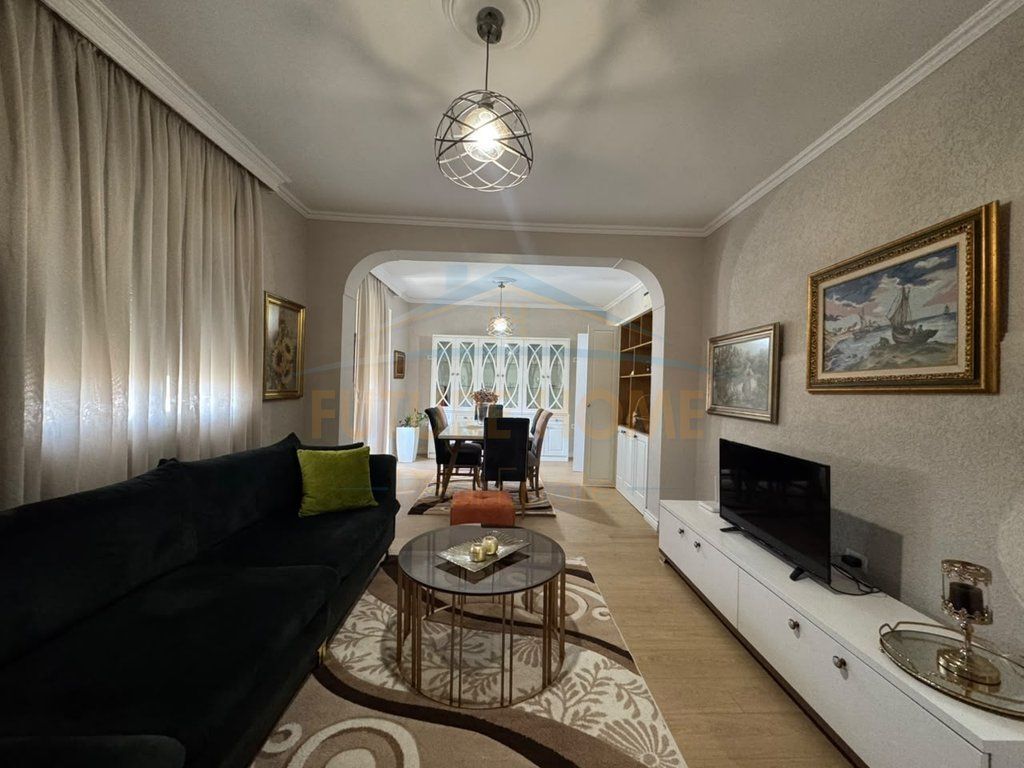 For rent, 2+1 apartment, Zogu I Boulevard, Tirana.