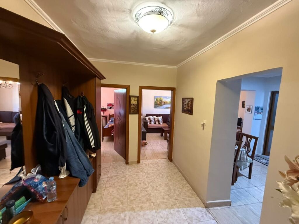 📣 VENDESI Appartamento 1+1 📍 Allias, Vicino alla Scuola “Bajram Curri” ✨
