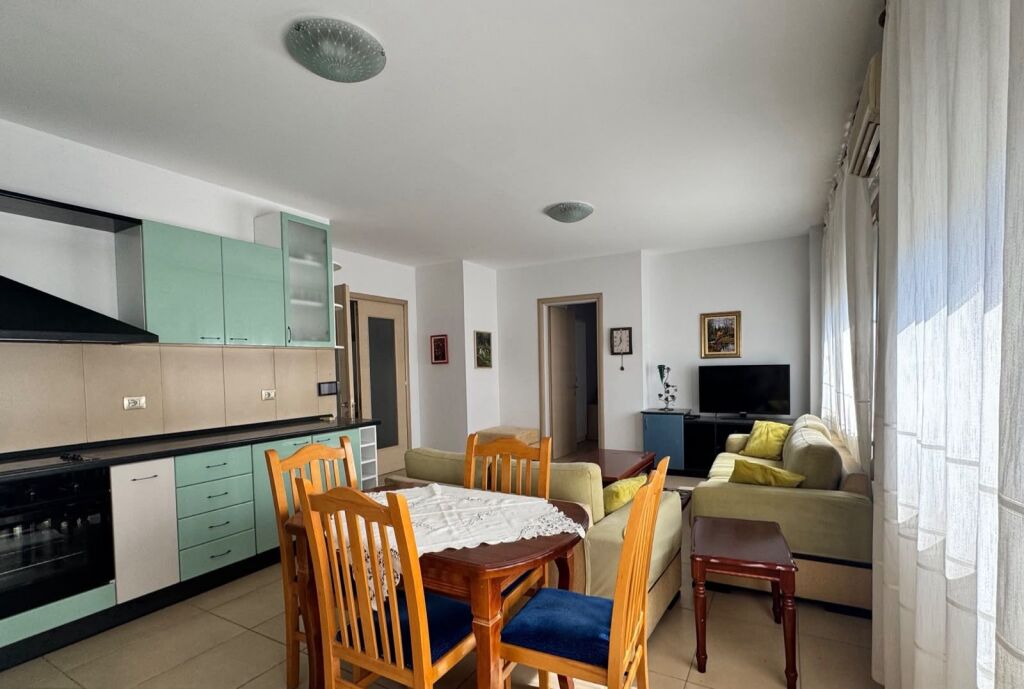Affitto | Apartament 2 + 1 | Rruga e Bogdanëve | 700 €/mese