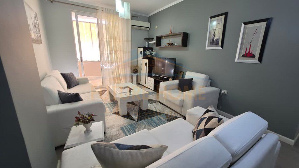 Shitet, Apartament 1+1, Pallatet Cabej