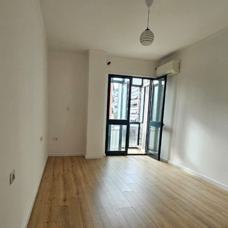🏡 VENDESI APPARTAMENTO 1+1 – VIA KAVAJËS, TIRANA