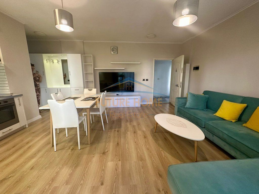 Affitto, appartamento 1+1, vicino a Square 21, Tirana.