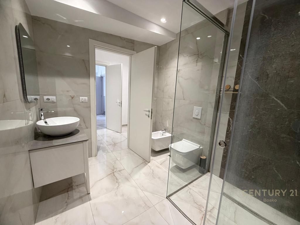 JEPET ME QIRA APARTAMENT 1+1 NE LAPRAKE, PAS SPITALIT USHTARAK❗️ /Muaj 45,000 Lekë /Muaj