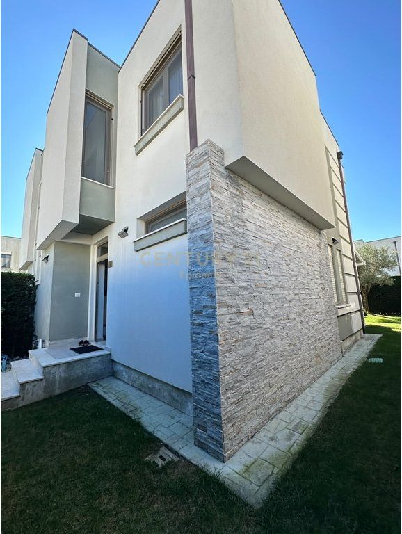 VILË PËR SHITJE – PERLA RESORT, GJIRI I LALZIT