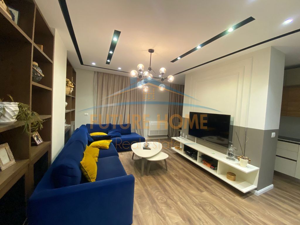 Qera, Apartament 3+1+2+Post Parkimi, Rruga Bardhok Biba, Qendër.