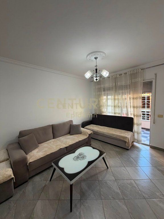 Apartament 1+1 me Qira në Vijën e Parë me Detin ne Plazh, Durres !