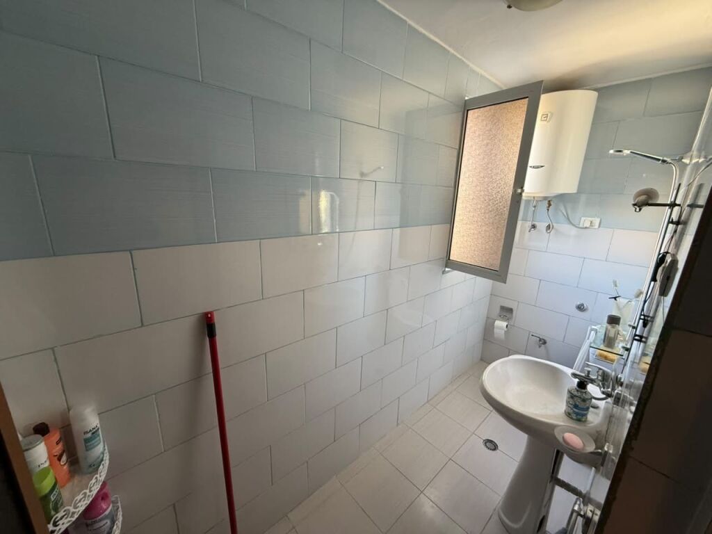 📣 VENDESI Appartamento 1+1 📍 Allias, Vicino alla Scuola “Bajram Curri” ✨