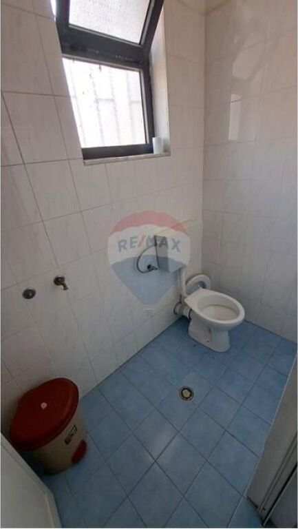 🏢 UFFICIO PREMIUM IN AFFITTO – BLV. ISMAIL QEMALI, VLORË!