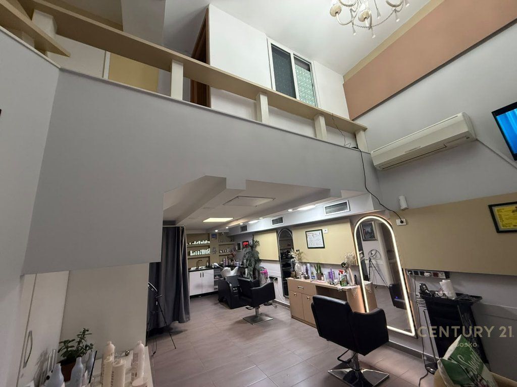 NEGOZIO DUPLEX IN VENDITA - SVOLTA DI KAMZA!!