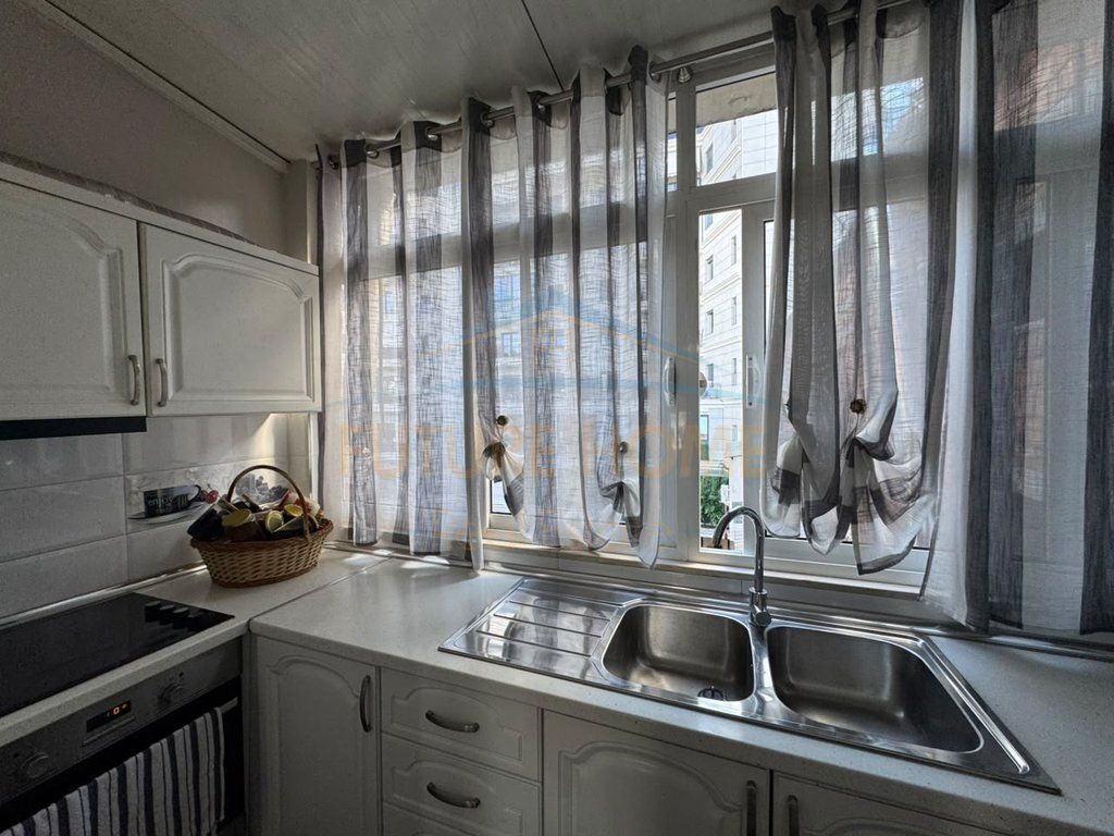 For rent, 2+1 apartment, Zogu I Boulevard, Tirana.