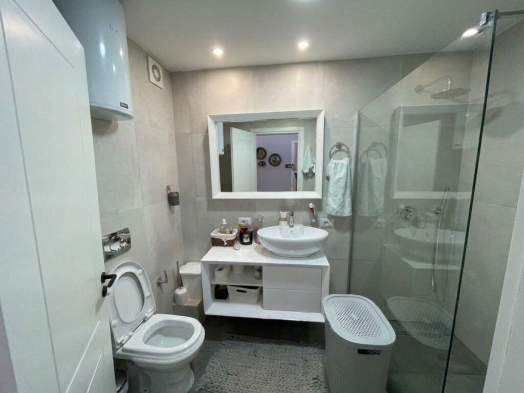 In vendita, appartamento 2+1, Lago Secco, Tirana 285.000 €