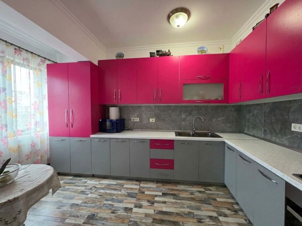 Shitet, Apartament 2+1+2, Kompleksi Molla, Tiranë