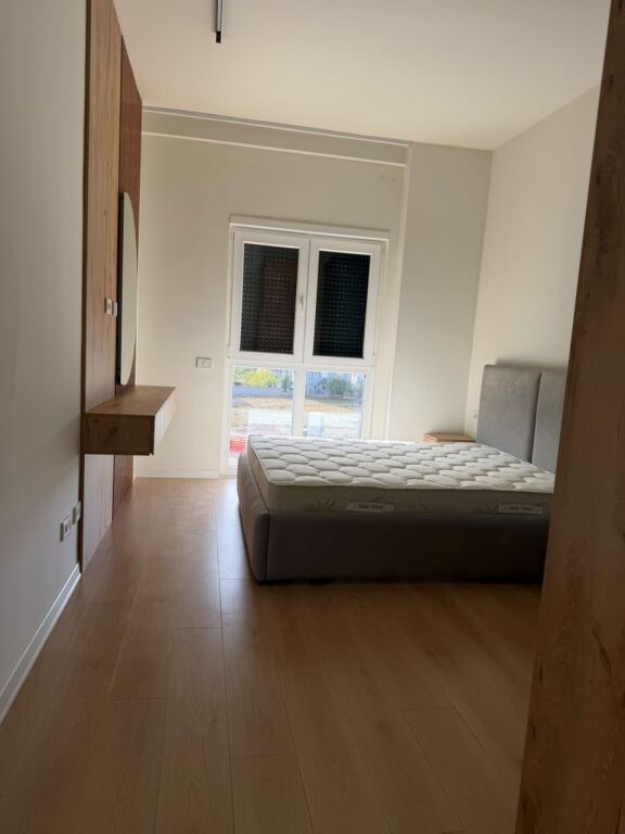 Jepet me qira 1+1 Porta Tirane e Re Sauk 600€