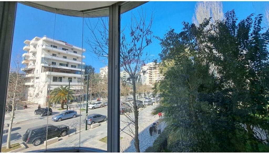 🏢 UFFICIO PREMIUM IN AFFITTO – BLV. ISMAIL QEMALI, VLORË!