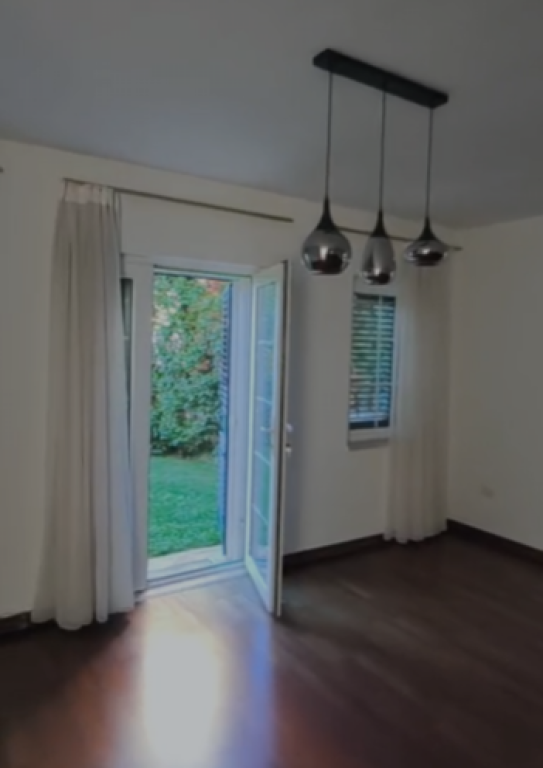 🏡 JEPET ME QIRA VILË 3-KATËSHE | GARDEN HILLS RESIDENCE – TEG