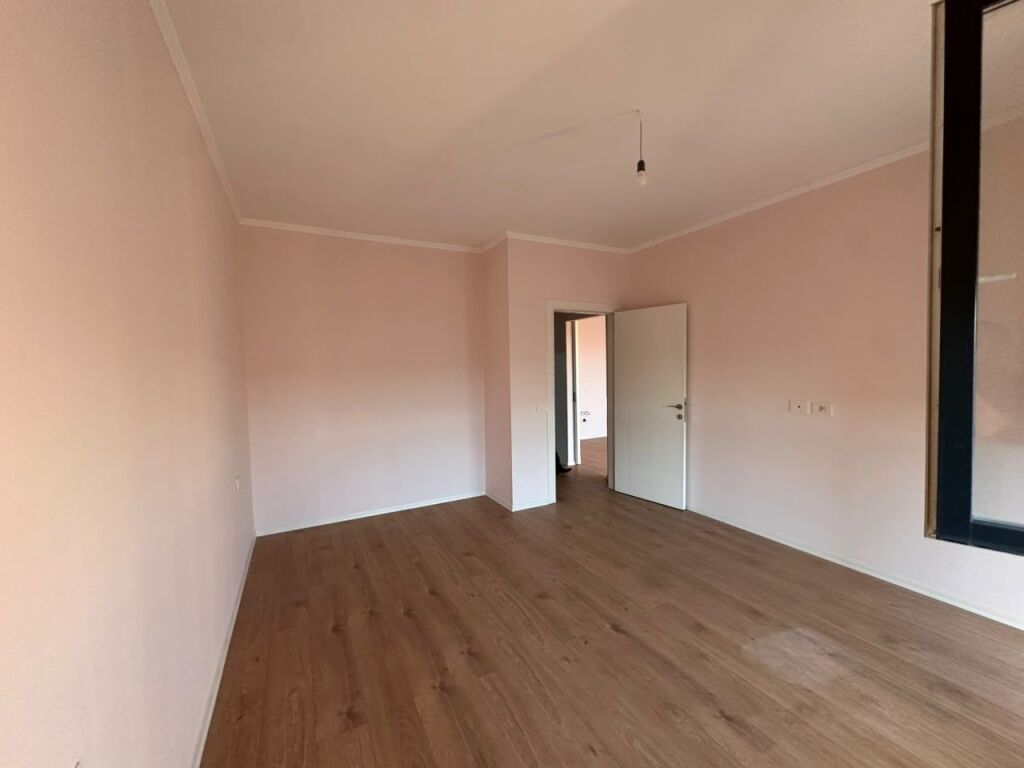 In vendita, Appartamento 1+1, Nuovo Boulevard, Tirana . Empire75680