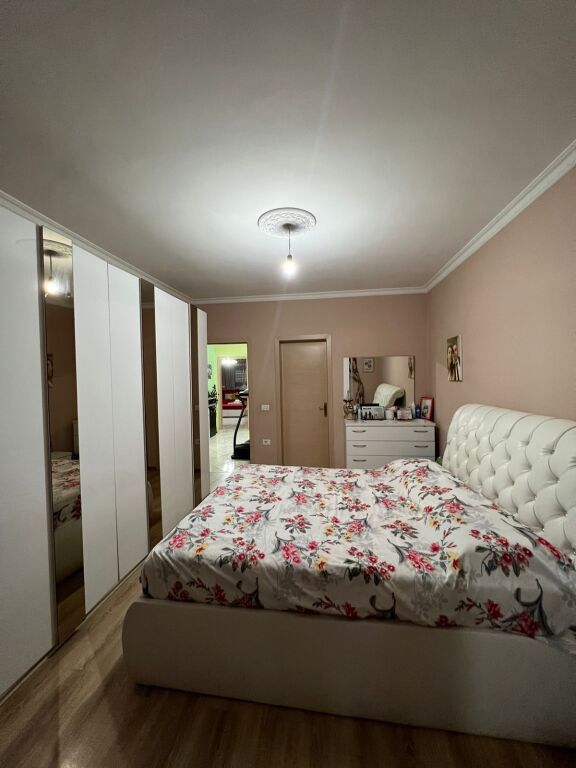 Apartament 2+1 me shitje Yzberisht,te KMY