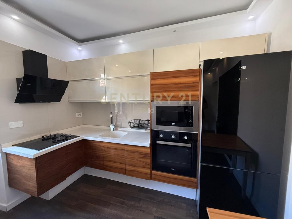 JEPET ME QERA APARTAMENT 2+1 PRANE BULEVARDIT ZOGU I PARE!