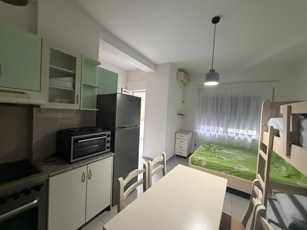Monolocale in affitto a Shkëmbi i Kavajës