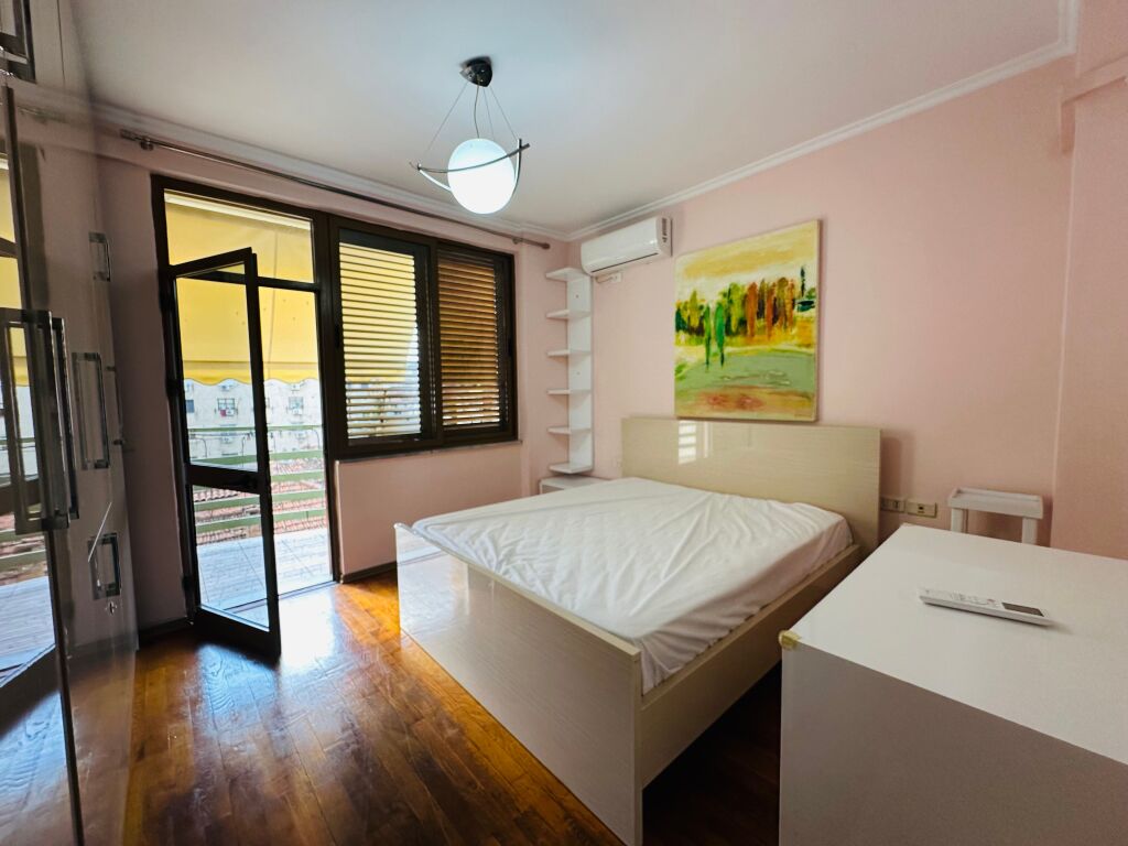 Jepet Me Qera Apartament 2+1+1 Ballkon
