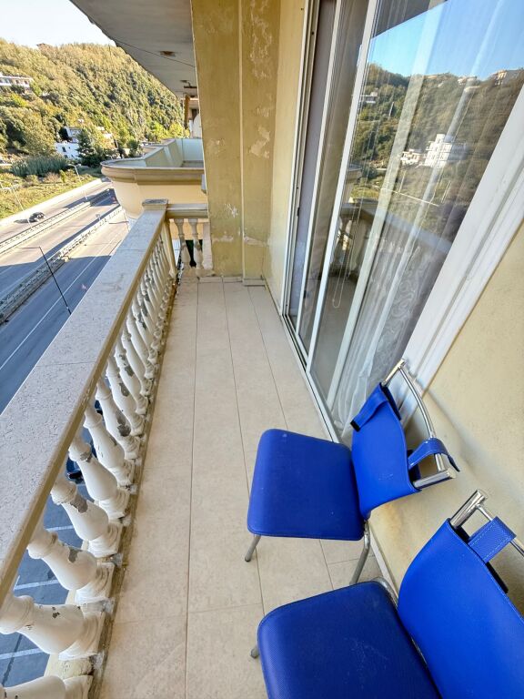 Appartamento 1+1 con due balconi Al Colosseo 📌Shkëmbi i Kavajës 80,000💶