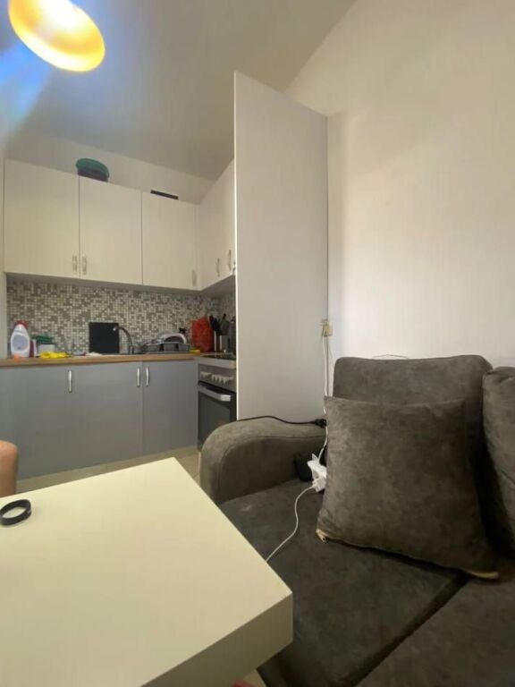 Jepet Me Qera Apartament 1+1+1 Ballkon